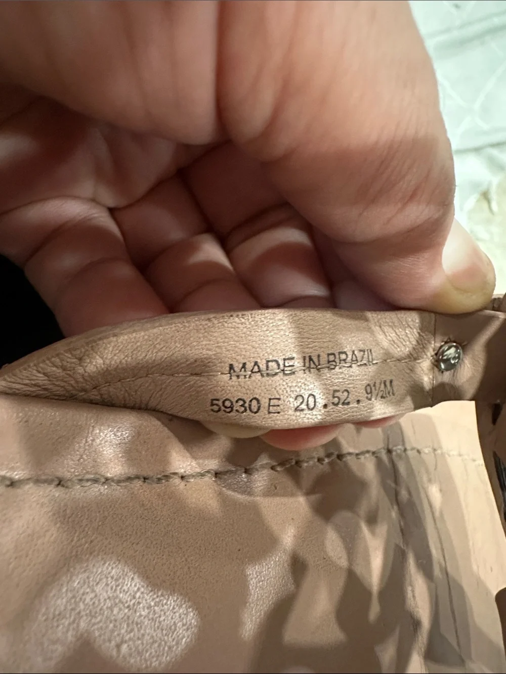 Tory Burch Cutout Logo Thong Sandals in Nude Pink